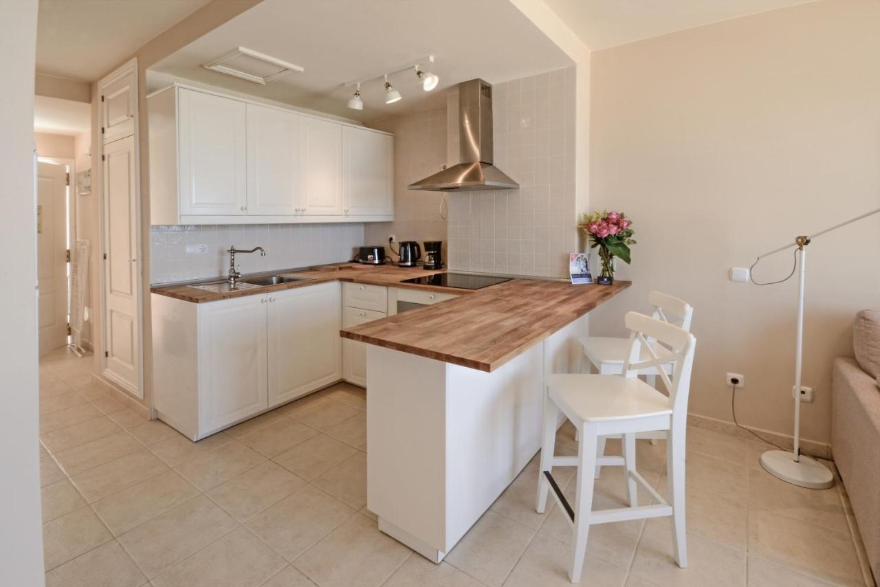 Golden Apartment Коста Калма Екстериор снимка
